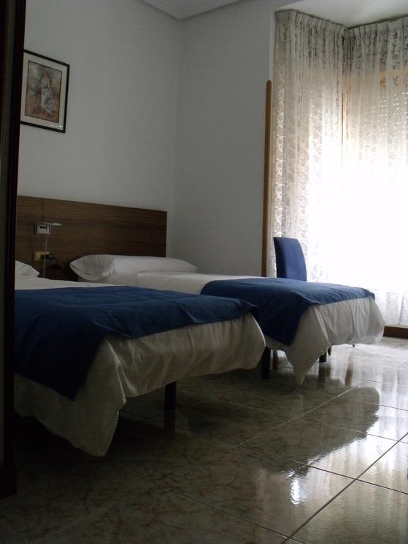 Pension Arroniz Hotel Room photo